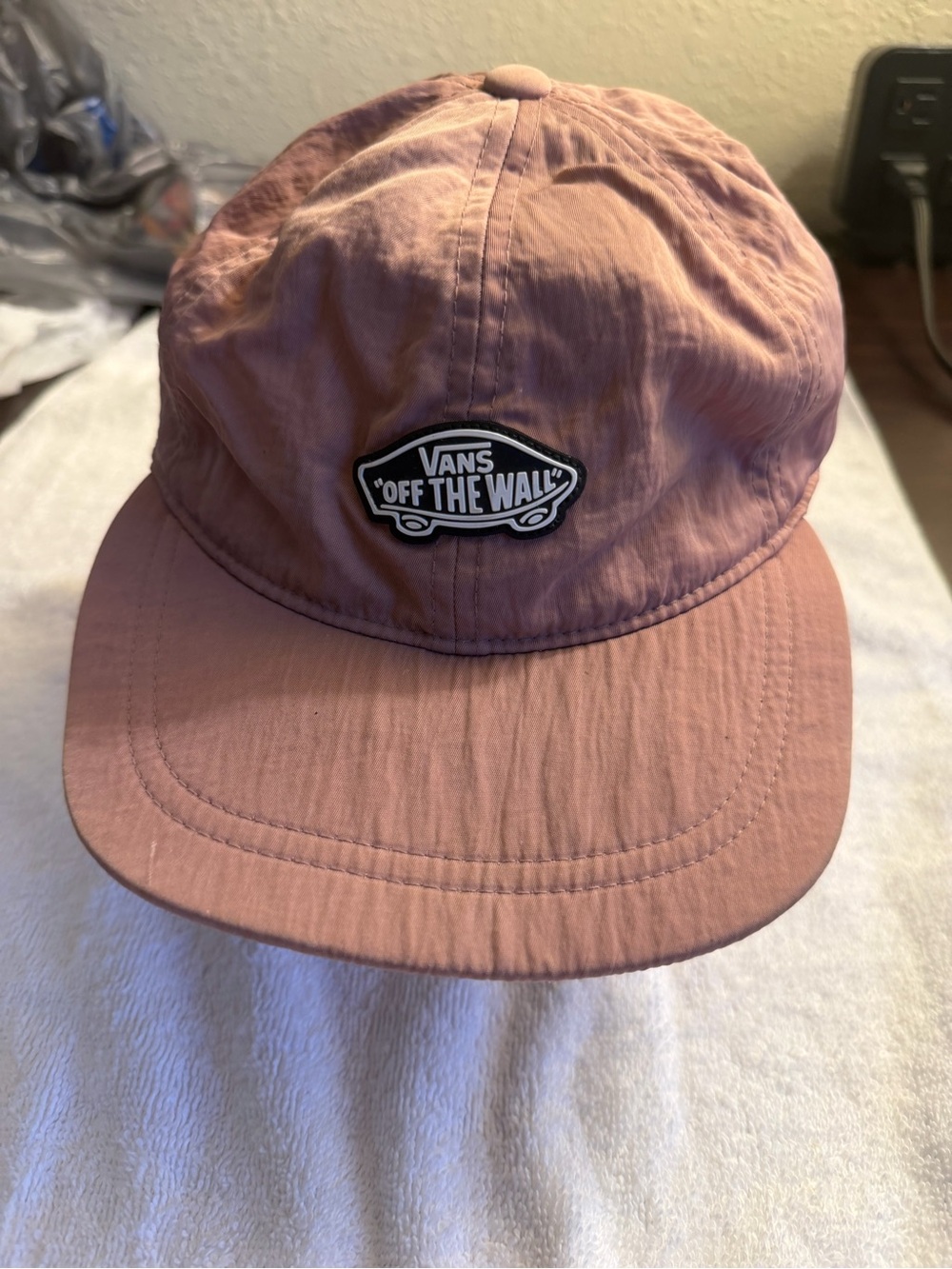 Vans Hat Stow Away Nostalgia Rose Adjustable draw Cord "Off The Wall"
